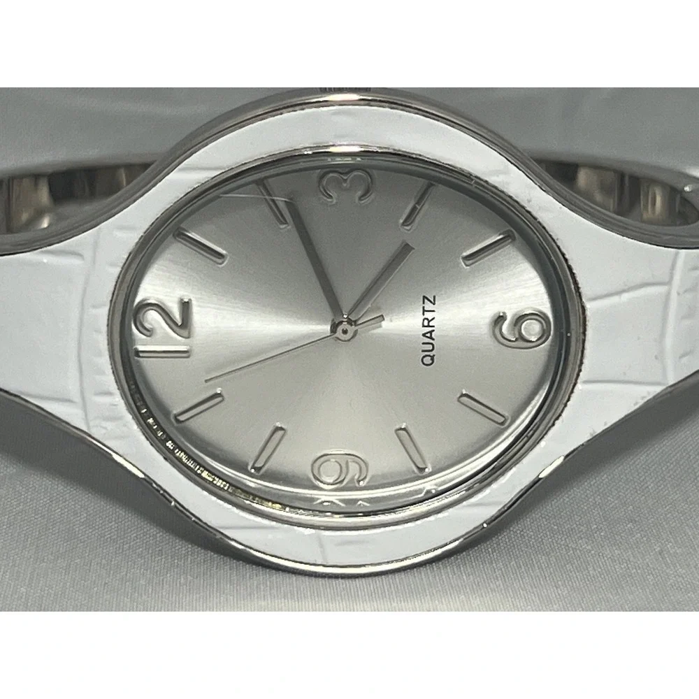Elegant White Croc Embossed Bangle Cuff Watch Silver‎ Tone Quartz Japan Movt